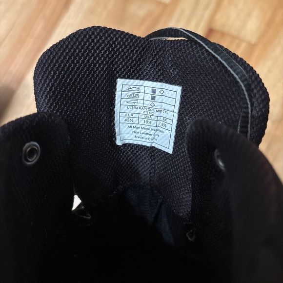 La Sportiva walking boots - Picture 3 of 4